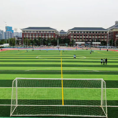 Sistema de drenagem eficaz para campos de futebol artificiais de grande porte