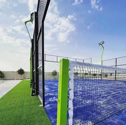 Relva Artificial Personalizável com Cores para Campos de Padel com Linhas de Campo e Padrões Visíveis