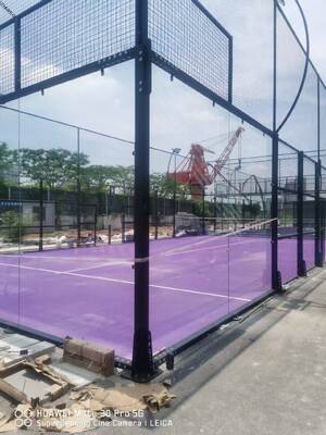 International Standard Padel Court Frame Portátil Alumínio Alloy DIY-friendly Alto desempenho comercial de superfície acrílica Padel Court para escolas absorvente de choque de alta qualidade panorâmica