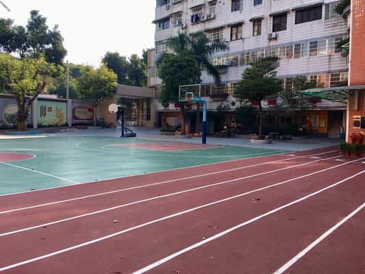 Pista de corrida de borracha pré-fabricada completa para o Sudeste Asiático – Design, fabricação e instalação completos